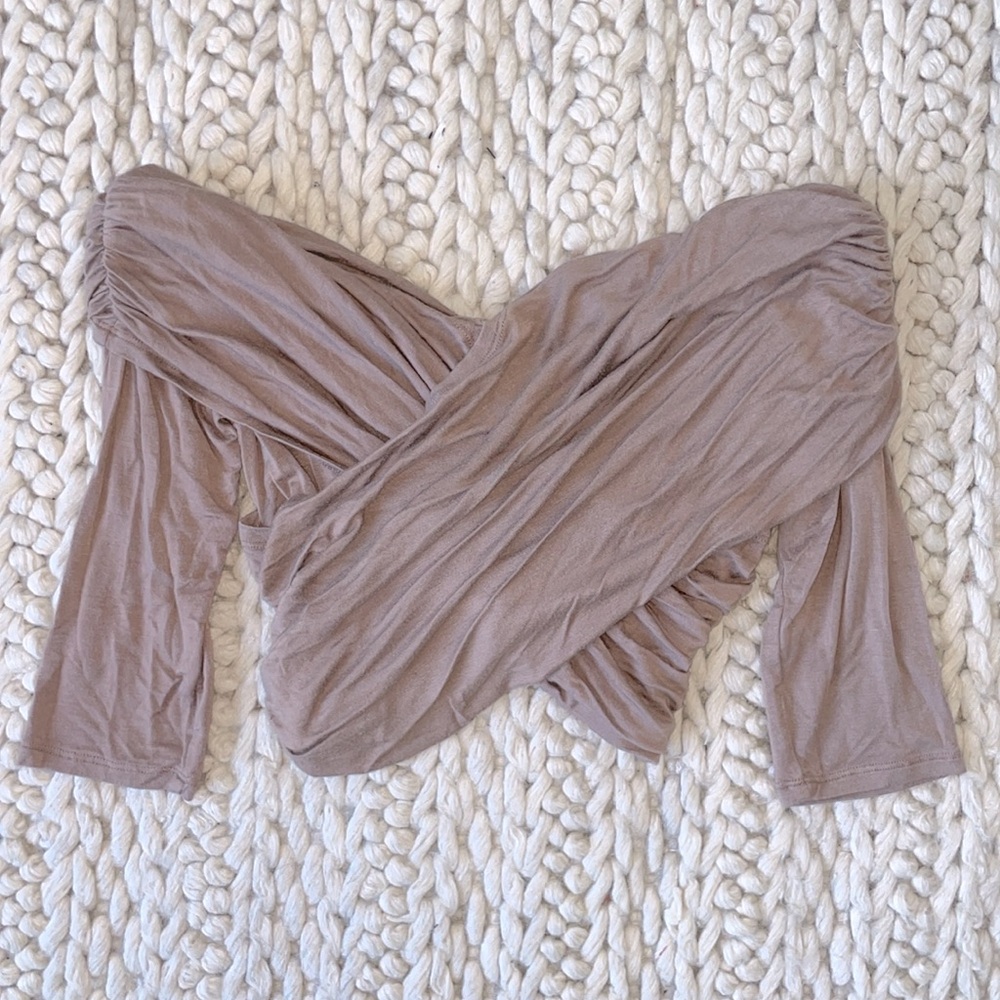 TOBI Off the Shoulder Runched Crop Top in Beige - Size: S